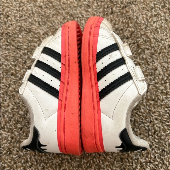 Adidas Kids White Sneakers with Red Trim - Picture 5 of 7